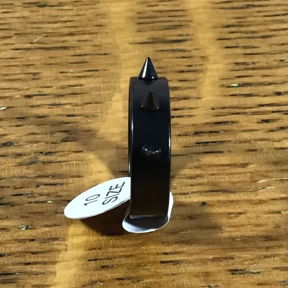 Black Stainless Steel Triple Spike Band Ring - Picture 6 of 6